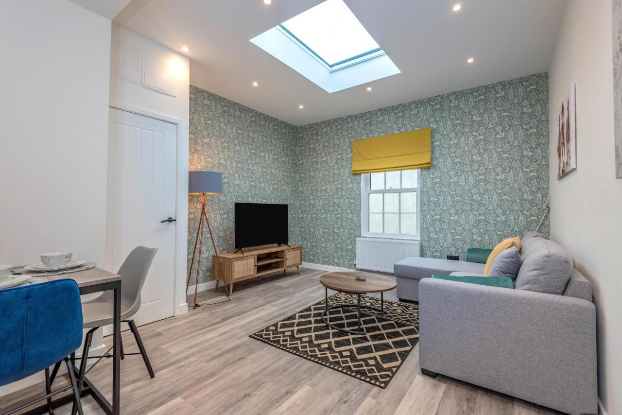 The Cotswold Woodland By Fortuna Apartment *